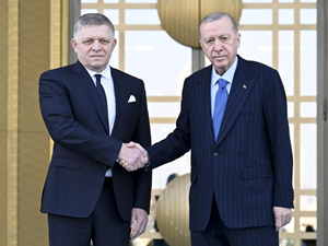 Cumhurbaşkanı Erdoğan, Robert Fico'yu resmi törenle karşıladı