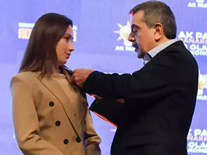 Türkiye'nin en genç belediye başkanı AK Parti'ye katıldı