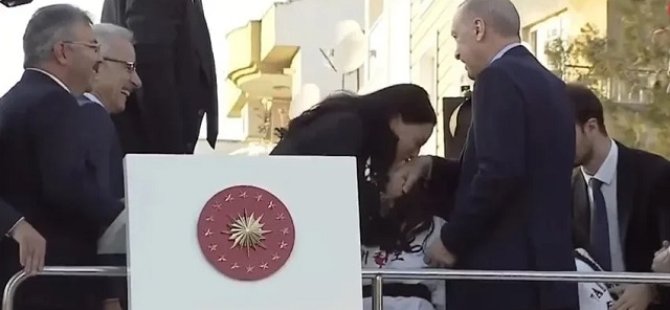 Erdoğan'ın elini öptü, ‘Makam'ı kaptı!
