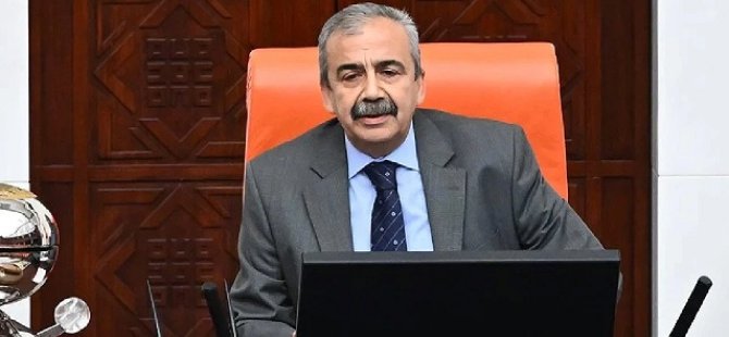 Sırrı Süreyya Önder kalp krizi geçirdi