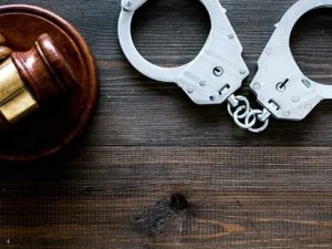 Gaybubet evlerine operasyon: 41’i yakalandı!