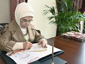 Emine Erdoğan, Cumhurbaşkanını geçti!