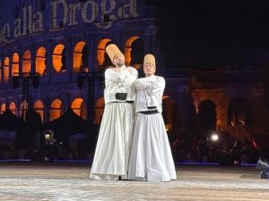 Konya'dan Roma'ya: Mevlana rüzgârı!