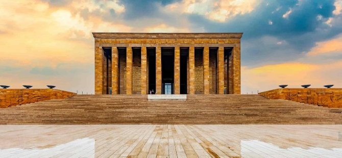 ‘Devlet Erkanı’, Anıtkabir’de Atatürk’ü andı!