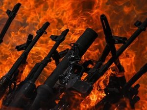 PKK silahları yaktı, kim ne dedi?