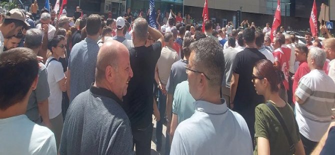 Memurlar iş bıraktı, kamu binaları boş kaldı!