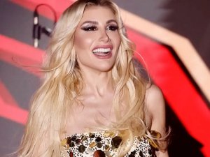 İrem Derici, Hollanda'da saldırıya uğradı!