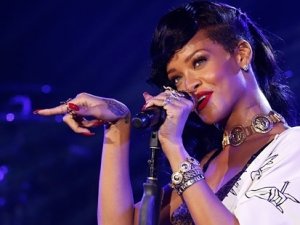 Rihanna rekor kırdı