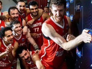 A Milli Basketbol Takımımız Avrupa 2.’si oldu!
