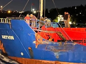 Boğaz'da gemisi ile yolcu motoru çatıştı: 12 yaralı!