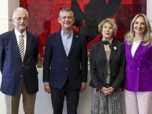 Ayşe Kulin, CHP'ye üye oldu!