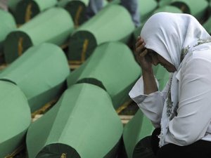 Srebrenitsa Katliamı'nın 20'nci yıldönümü