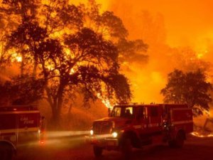 Kaliforniya'da yangınlar yüzünden 13 bin kişi tahliye ediliyor