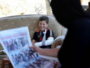 İsrail askerlerinin kötü muamelesine maruz kalan Filistinli çocuk konuştu