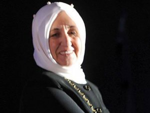 Akın İpek'in annesi Twitter'dan tepki gösterdi