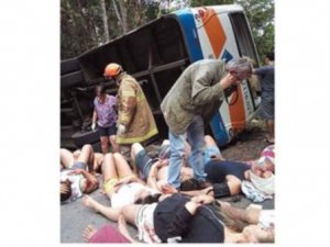 Brezilya'da otobüs uçuruma yuvarlandı: 15 ölü, 66 yaralı