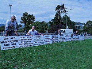 Trabzonlulardan UEFA'ya protesto!