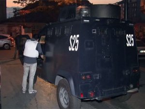 İstanbul'da şafak operasyonu: 20 gözaltı