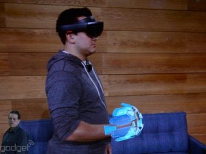 Microsoft HoloLens tanıtıldı