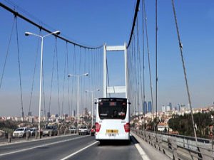 Boğaziçi Köprüsü'nde metrobüs kazası: 5 yaralı