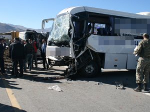 Zincirleme trafik kazası: 24 yaralı