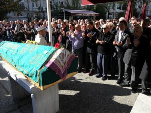 Leyla Umar son yolculuğuna uğurlandı