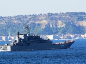 Rus savaş ve kargo gemisi Çanakkale Boğazı’ndan geçti
