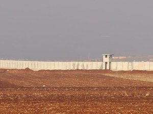 Suriye sınırına duvar örüldü