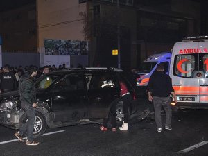 Beyoğlu'nda polislerden kaçan sürücü 9 kişiyi yaraladı