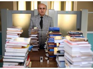 Çukurova Üniversitesi Kütüphanesi’ne bin 14 yeni kitap ekledi