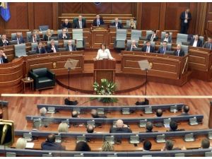 Kosova Cumhurbaşkanından, Siyasi Krize Son Verilmesi Çağrısı