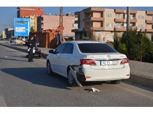 Otomobille Motosiklet Çarpıştı: 2 Yaralı