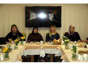 AK Partili Bayanlar Bir Araya Geldi