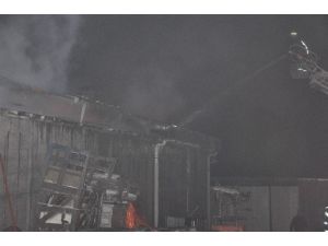 Gebze’de Fabrika Yangını Paniğe Neden Oldu
