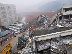 Çin’de bir düzine bina heyelandan çöktü: En az 41 kişi kayıp