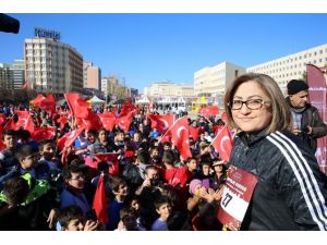 Türkiye Gaziantep’in Kurtuluş Koşusunda Buluştu