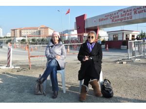 Gazeteci Sevgi Akarçeşme: Biz tarihe not düşürmek için buradayız