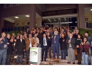 Akdeniz Belediye Başkanı Türk ve 25 kişi serbest bırakıldı