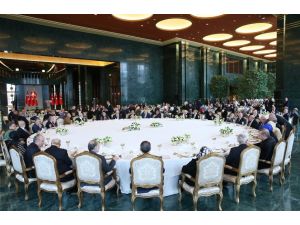 Cumhurbaşkanı Erdoğan, Dostluk Derneği üyelerine hitap etti