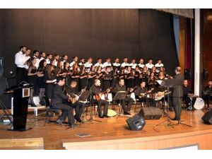 ERÜ’de Türk Halk Müziği Konseri Verildi
