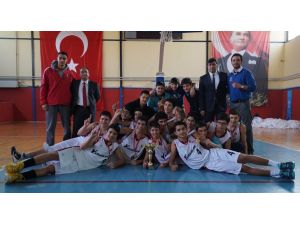 Ortaokullar basketbolda şampiyon Yamanlar