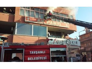 AK Parti Tavşanlı İlçe Binasında Yangın