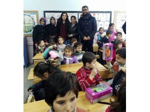 Suriyeli Çocuklar Sevindirildi
