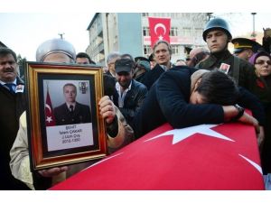 Zonguldak Şehidine Ağlıyor