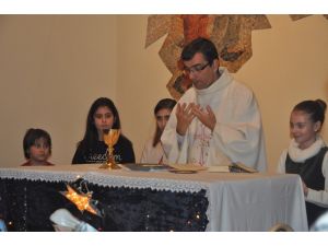 Ankara Azize Tereza Katolik Kilisesi'nde Noel ayini yapıldı