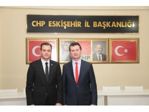 AK Parti’den Ve CHP’nin Yeni İlçe Başkanına Hayırlı Olsun Ziyareti