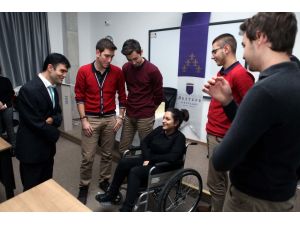 Öğrenciler, engelli bireyleri anlamaya çalıştı