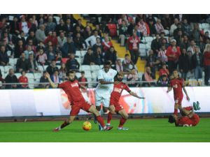 Antalyaspor: 0 – Gaziantepspor: 0 (İlk yarı)