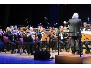 Klasik Müzik İle Elazığ Müziğini Harmanlayan Orkestra Konseri Büyük İlgi Gördü