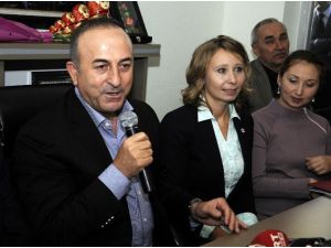 Bakan Çavuşoğlu, Antalya’da Yaşayan Rus Vatandaşlarla Buluştu